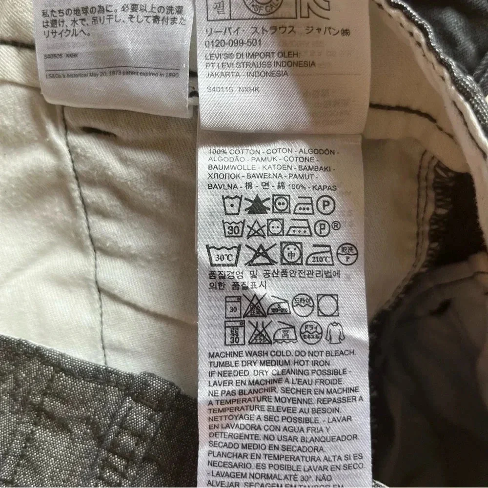 LEVI’S Gray Cotton Flat Front Chino Shorts